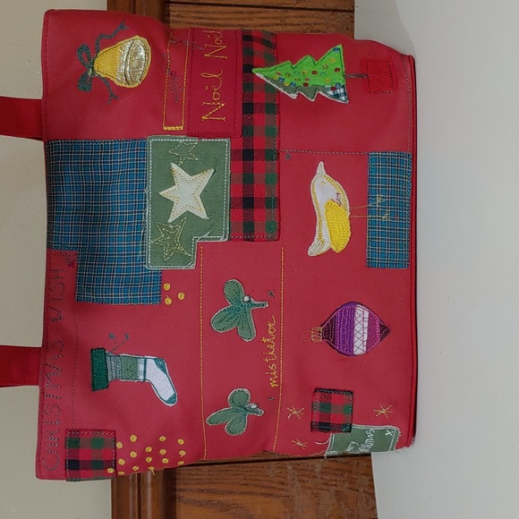 Bueno Christmas Shoulder Bag - Picture 2 of 15
